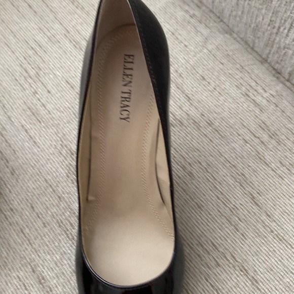 New Ellen Tracy Platform Pumps - Picture 9 of 10